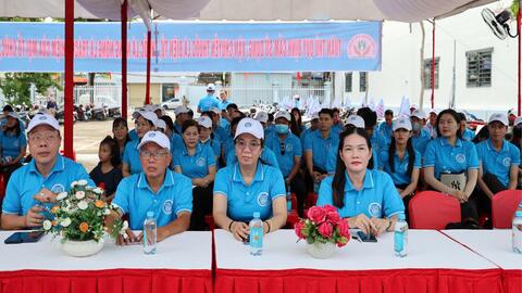 <a href="/menu-second/tin-tuc-su-kien/tin-hoat-dong-so" title="Tin hoạt động trung tâm" rel="dofollow">Tin nổi bật</a>